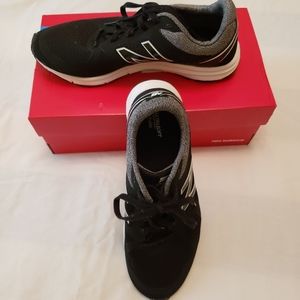 New Balance Womens 635 V2 Running Shoes